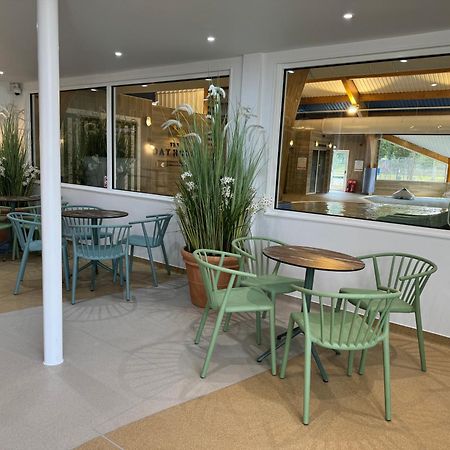 Clearwater Villa South Cerney Ngoại thất bức ảnh